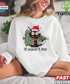 Black cat it wasn’t me Christmas tree shirt