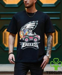 Bluey Bingo and Muffin in the car Philadenphia Eagles NFL 2024 shirt