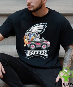 Bluey Bingo and Muffin in the car Philadenphia Eagles NFL 2024 hoodie, sweater, longsleeve, shirt v-neck, t-shirt