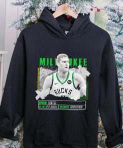 Brook Lopez Milwaukee Bucks basketball player pose paper gift shirt