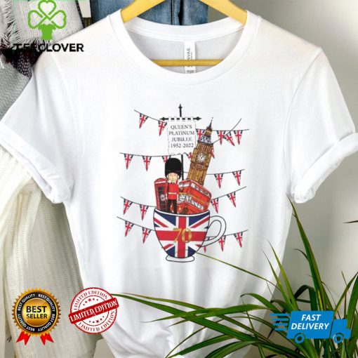 Celebration 70 Years British Monarch London England Big Ben Cup Bus Crown Union Jack Flag T Shirt
