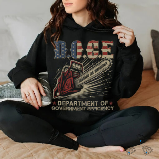 Chainsaw For Bureaucracy Funny D.O.G.E DOGE USA Flag T Shirt