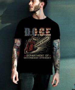 Chainsaw For Bureaucracy Funny D.O.G.E DOGE USA Flag T Shirt