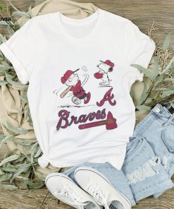 Charlie Brown And Snoopy Playing Baseball Atlanta Braves Mlb 2023 T shirt