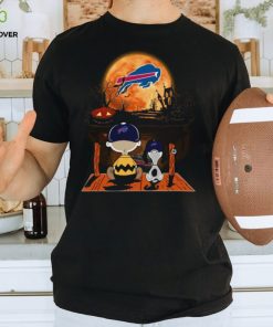 Charlie Brown And Snoopy Watching Buffalo Bills Halloween T Shirt