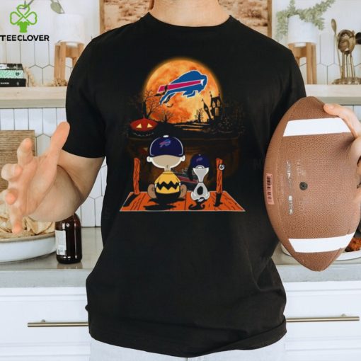 Charlie Brown And Snoopy Watching Buffalo Bills Halloween T Shirt