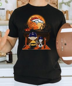 Charlie Brown And Snoopy Watching Denver Broncos Halloween T Shirt