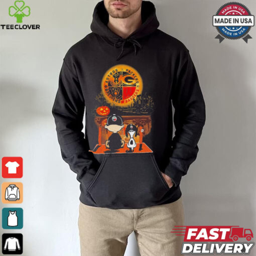 Charlie Brown And Snoopy Watching Wisconsin Sports Teams Halloween Shirt