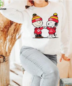 Charlie Brown and Snoopy NFL Kansas City Chiefs football go Chiefs cartoon shirt