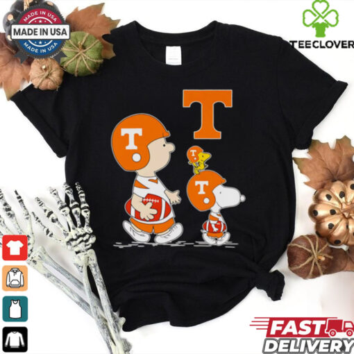 Charlie Brown and Snoopy walking Tennessee Volunteers football shirt