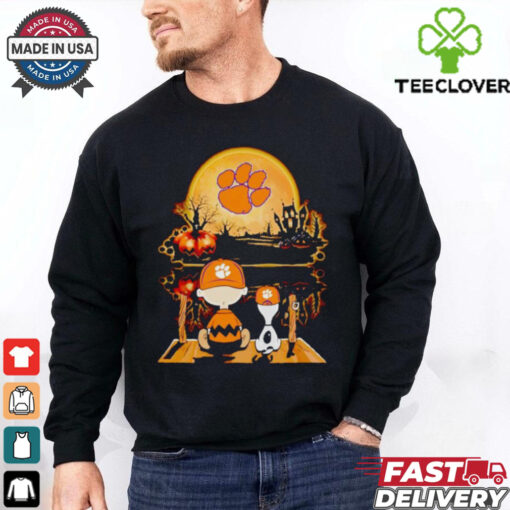 Charlie Brown and Snoopy watch Clemson Tigers moon Halloween hoodie, sweater, longsleeve, shirt v-neck, t-shirt