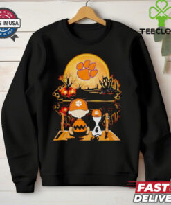 Charlie Brown and Snoopy watch Clemson Tigers moon Halloween hoodie, sweater, longsleeve, shirt v-neck, t-shirt