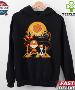 Charlie Brown and Snoopy watch Clemson Tigers moon Halloween hoodie, sweater, longsleeve, shirt v-neck, t-shirt