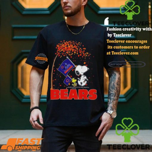 Chicago Bears Snoopy Fan Enjoying The Fall Season T Shirt