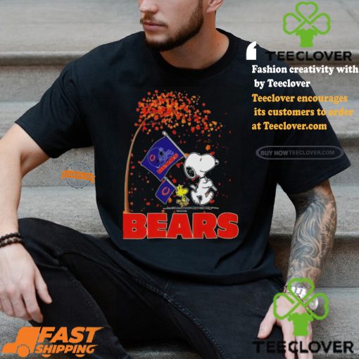 Chicago Bears Snoopy Fan Enjoying The Fall Season T Shirt