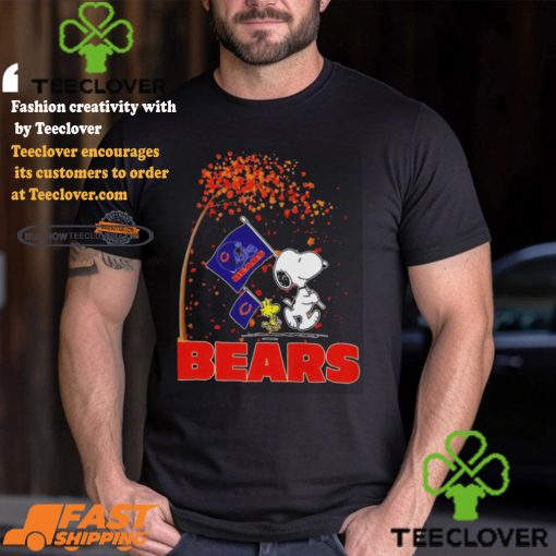 Chicago Bears Snoopy Fan Enjoying The Fall Season T Shirt