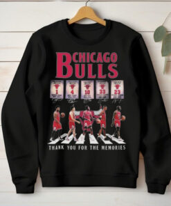 Chicago Bulls Players Walking Thank You For The Memories Signatures 2025 Shirt