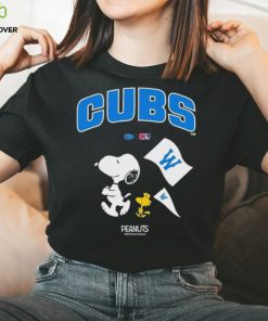 Chicago Cubs Peanuts W flag shirt