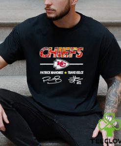 Chiefs Patrick Mahomes and Travis Kelce signatures hoodie, sweater, longsleeve, shirt v-neck, t-shirt