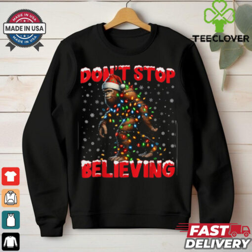 Christmas Bigfoot Don’t Stop Believing Santa Hat Lights Tees T Shirt Recovered