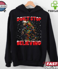 Christmas Bigfoot Don't Stop Believing Santa Hat Lights Tees T Shirt Recovered