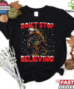 Christmas Bigfoot Don't Stop Believing Santa Hat Lights Tees T Shirt Recovered