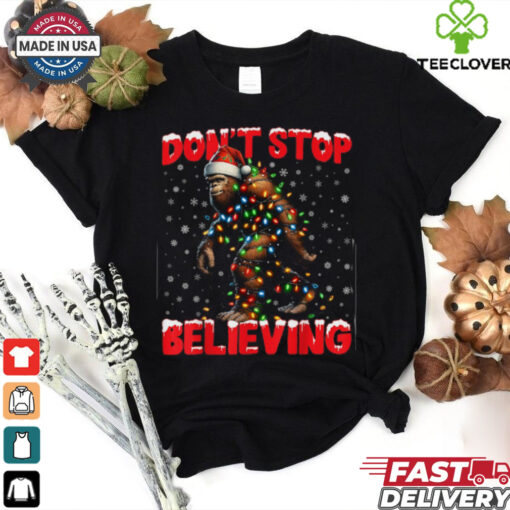 Christmas Bigfoot Don’t Stop Believing Santa Hat Lights Tees T Shirt Recovered