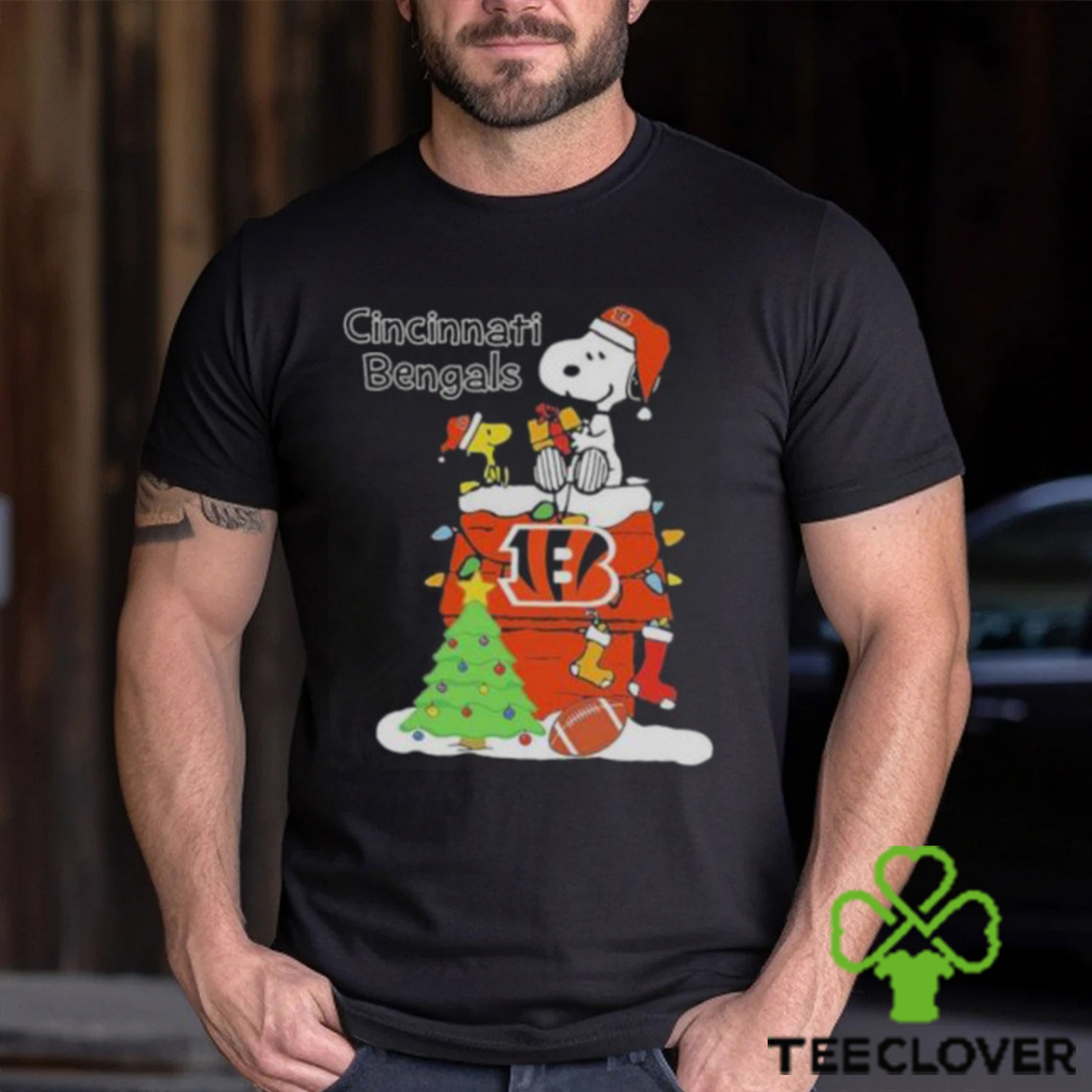 Christmas Snoopy Cincinnati Bengals Shirt Christmas Snoopy Cincinnati Bengals Shirt