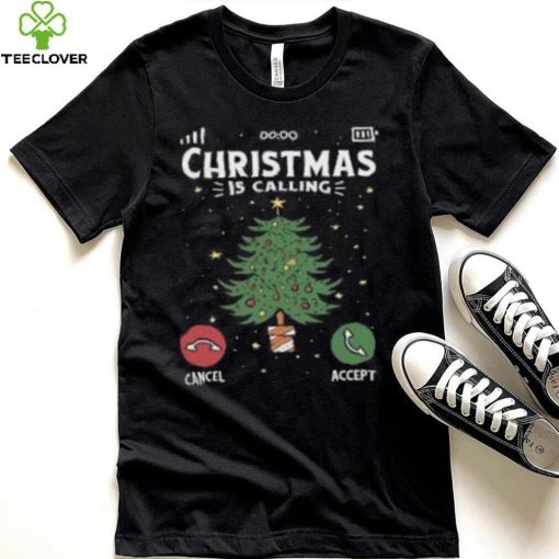 Christmas is calling’ Women’s Plus Size T Shirt