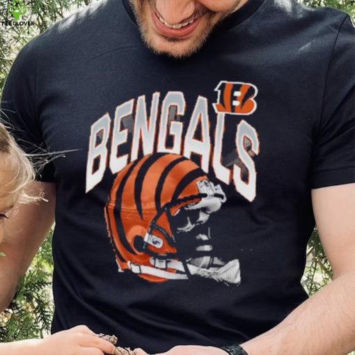 Cincinnati Bengals End Around Helmet Graphic T Shirt