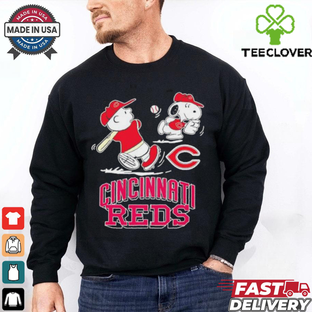 Cincinnati Reds Peanuts Charlie Brown and Snoopy playing baseball shirt Cincinnati Reds Peanuts Charlie Brown and Snoopy playing baseball shirt