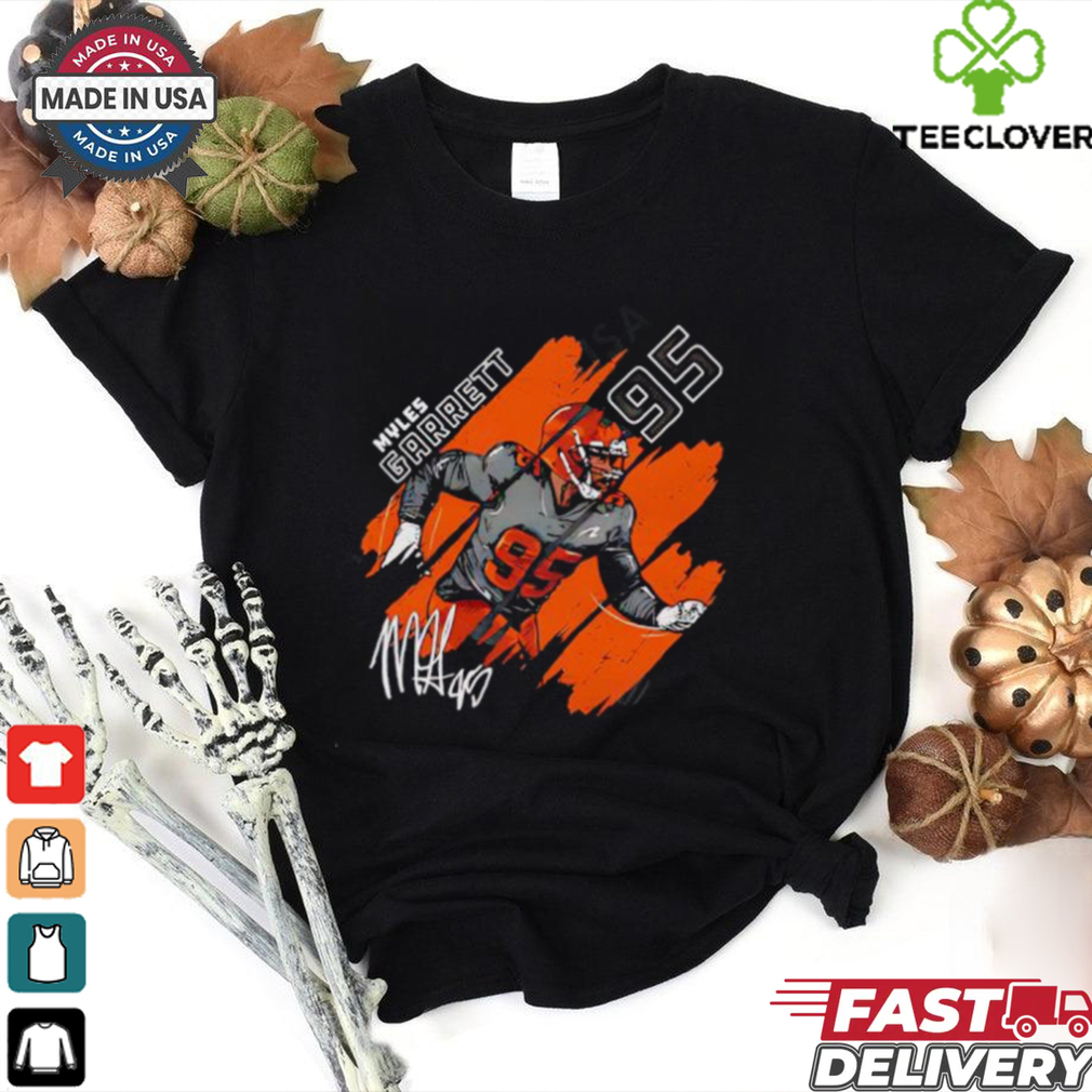 Cleveland Browns Myles Garrett 95 running signature shirt Cleveland Browns Myles Garrett 95 running signature shirt