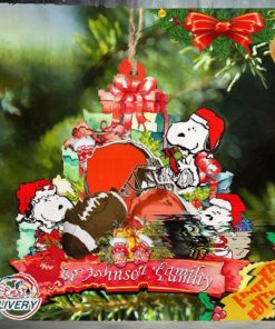 Cleveland Browns Snoopy And NFL Sport Ornament Personalized Your Family Name