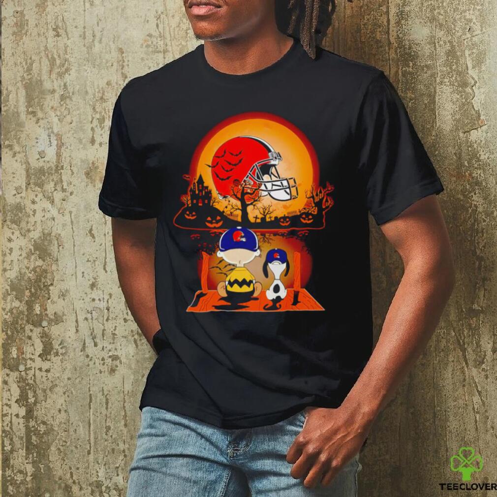 Cleveland Browns helmet Snoopy and Charlie Brown Halloween shirt