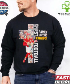 Cross God First Them Patrick Mahomes Kansas City Chiefs and All Players Photo shirt