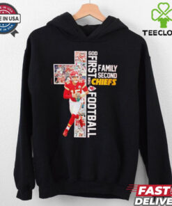 Cross God First Them Patrick Mahomes Kansas City Chiefs and All Players Photo shirt