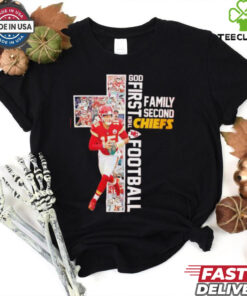 Cross God First Them Patrick Mahomes Kansas City Chiefs and All Players Photo shirt