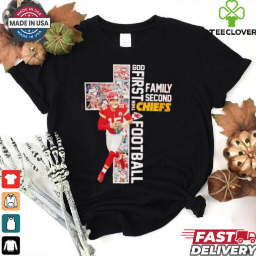 Cross God First Them Patrick Mahomes Kansas City Chiefs and All Players Photo shirt