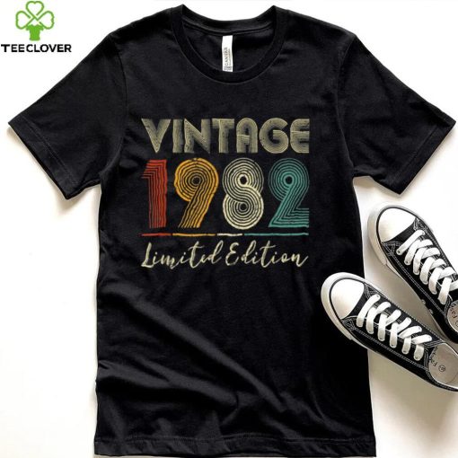 40 Year Old Gifts Vintage 1982 Limited Edition 40th Birthday T Shirt