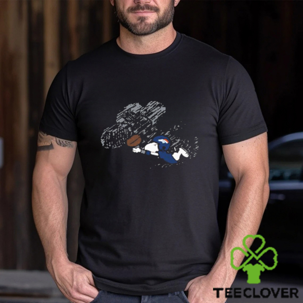 Denver Broncos Snoopy Plays The Football Game shirt Denver Broncos Snoopy Plays The Football Game shirt