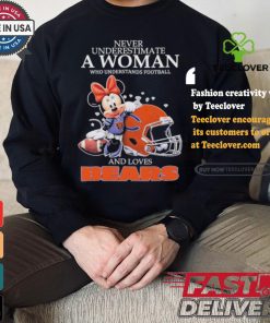 Design Never Underestimate A Woman Who Understands Football And Loves Chicago Bears T Shirt