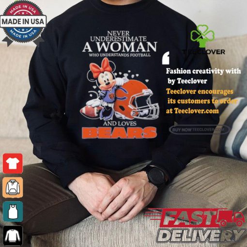 Design Never Underestimate A Woman Who Understands Football And Loves Chicago Bears T Shirt