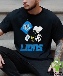 Detroit Lions Flag Helmet Snoopy And Woodstock Tshirt
