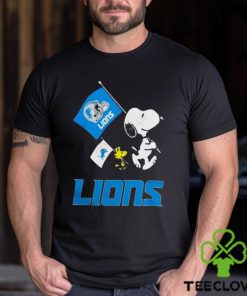 Detroit Lions Flag Helmet Snoopy And Woodstock Tshirt