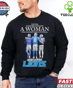 Detroit Lions Never Underestimate A Woman Who Understands Football And Love Lions Signatures T Shirts