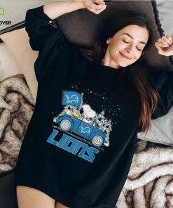 Detroit Lions Peanuts Snoopy Car Cartoon Sports Christmas Classic T Shirt