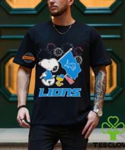 Detroit Lions Snoopy Woodstock America Flag Happy 4th Of July T Shirt
