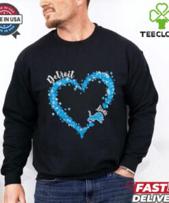 Detroit Lions fan big heart with the team logo shirt