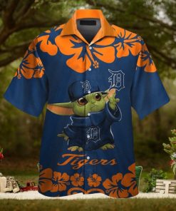 Detroit Tigers Baby Yoda Short Sleeve Button Up Tropical Hawaiian Shirt