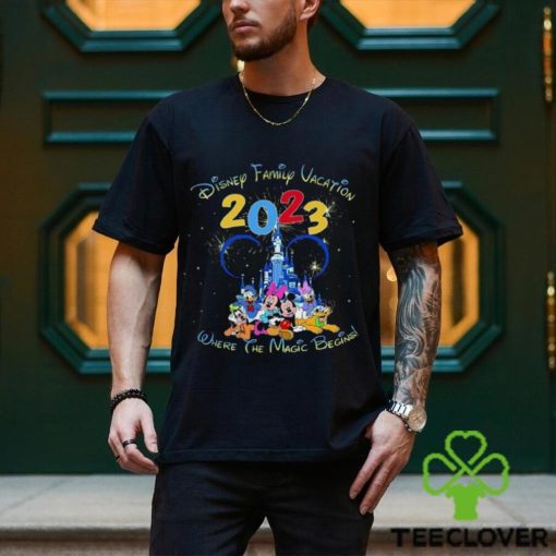 Disney Family Shirt Traveller 2023 World Tour Classic Unisex